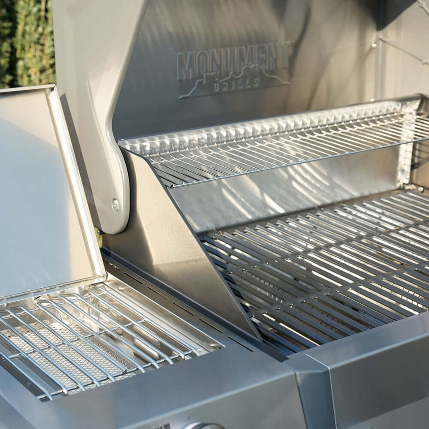 Monument Grills Eminence 405 Series | 4 Burner Tech Propane Gas Grill in Stainless Steel - E405